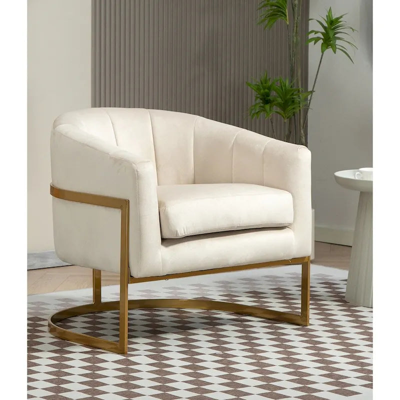Fauteuil moderne en velours avec accents dorés
